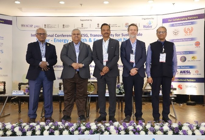 (L-R): Mr. Ravi Singh, Dr. Satya Tripathi, Dr. Paras Pujari, Mr. Casper Mayland, Dr. Akash Srivastava